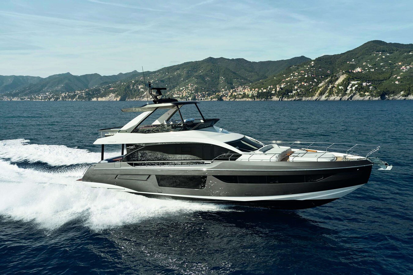 2023-azimut-yachts-68-10-a9ba4d