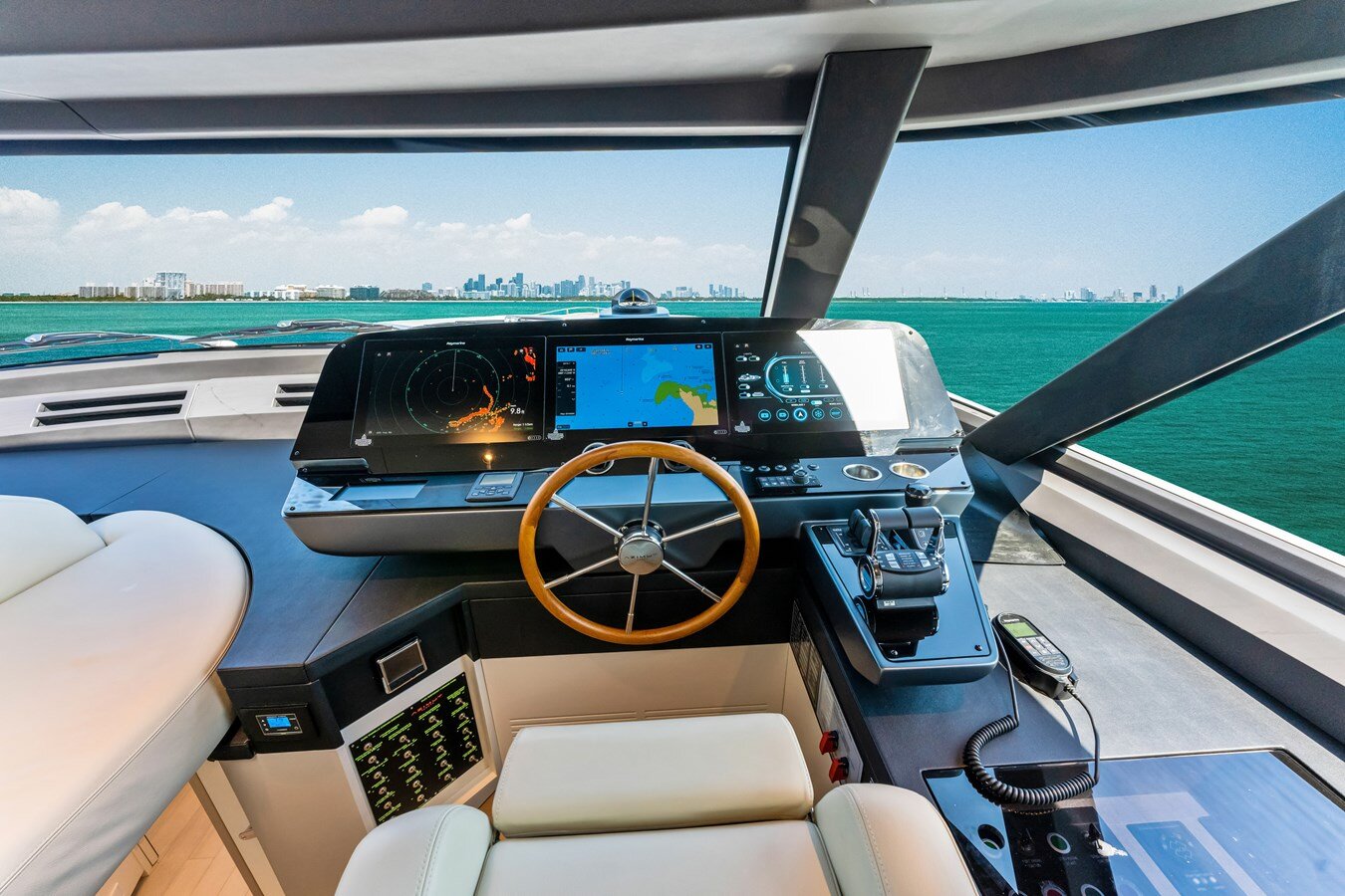 2023-azimut-yachts-82-8c7fc9