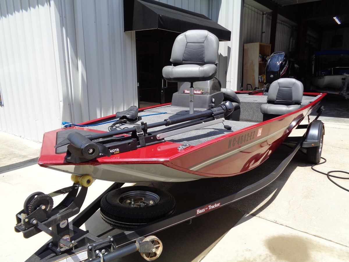 2023-bass-boat-17-1-8d07b8