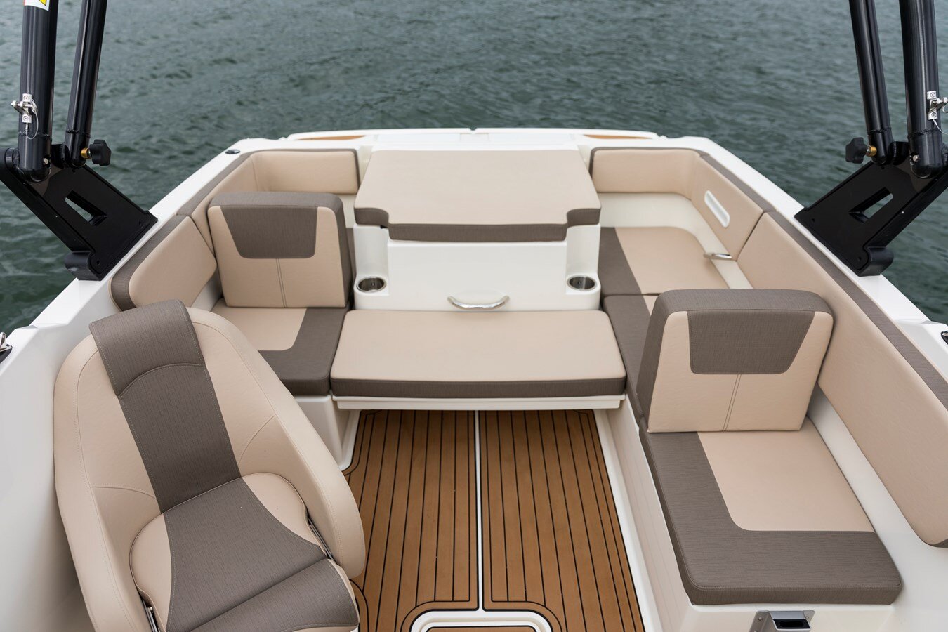 2023-bayliner-18-9-39b0f5