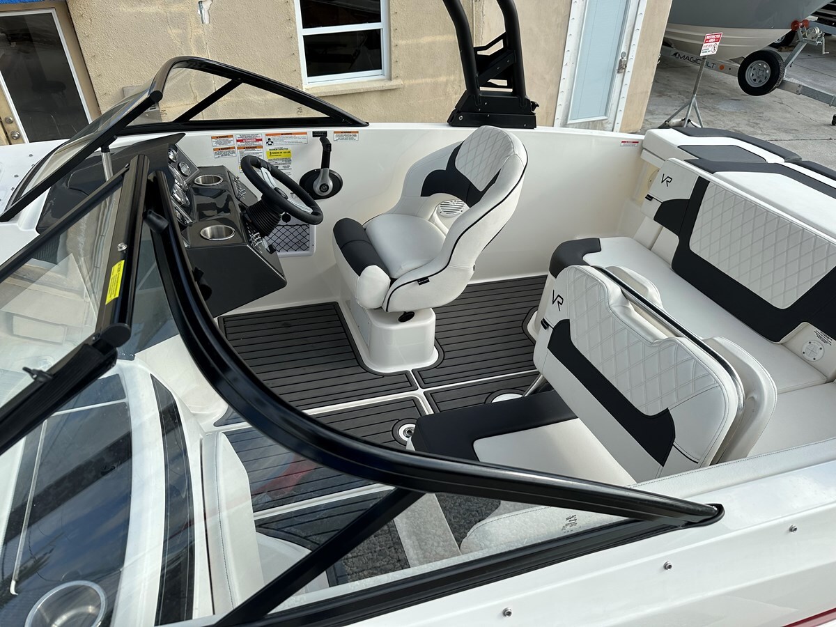 2023-bayliner-20-7-38a372