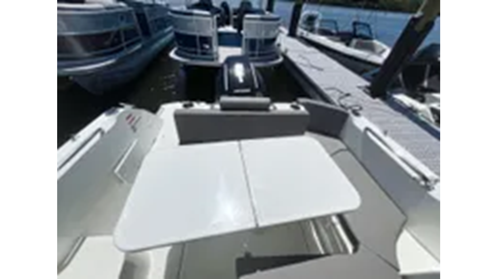 2023-beneteau-25-36fc33