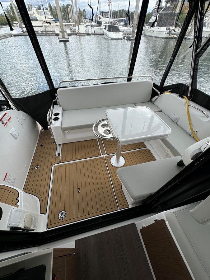 2023-beneteau-30-9f3e09