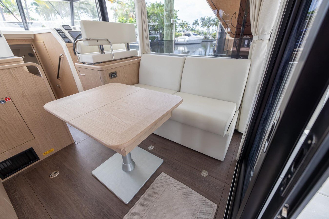 2023-beneteau-37-cfc323