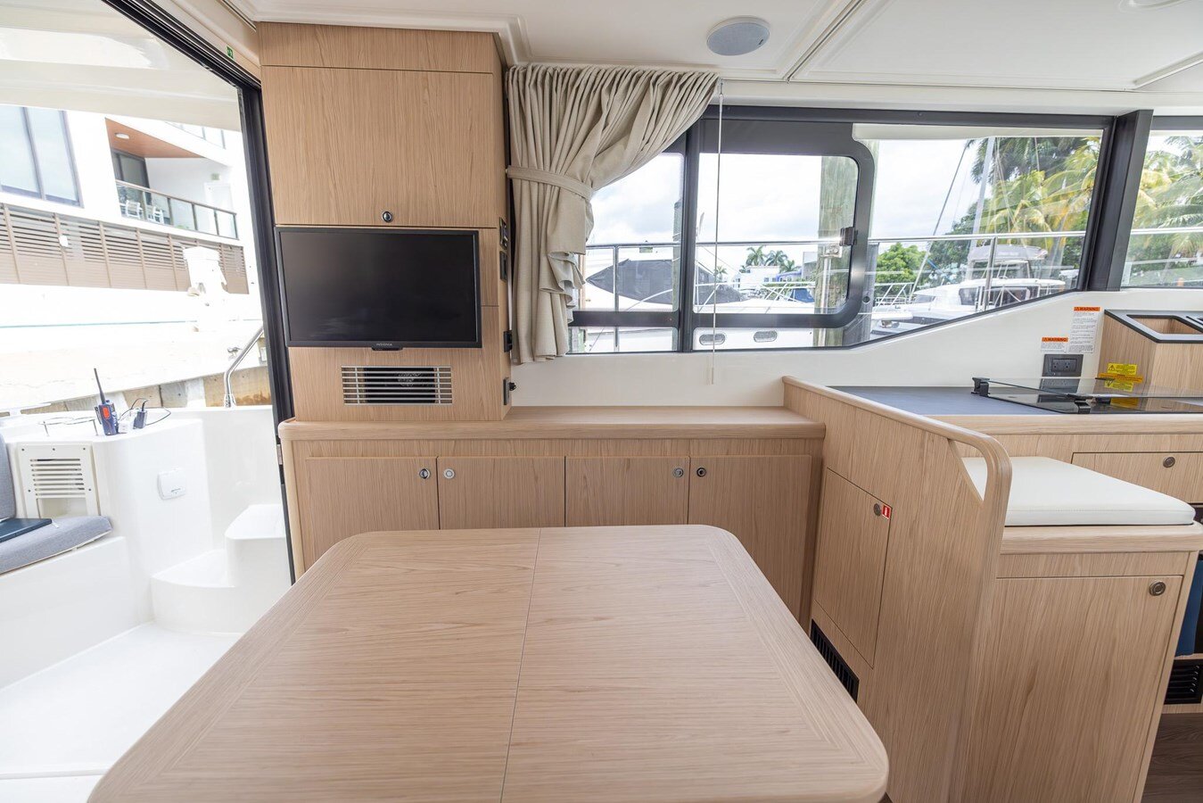 2023-beneteau-37-cfc323