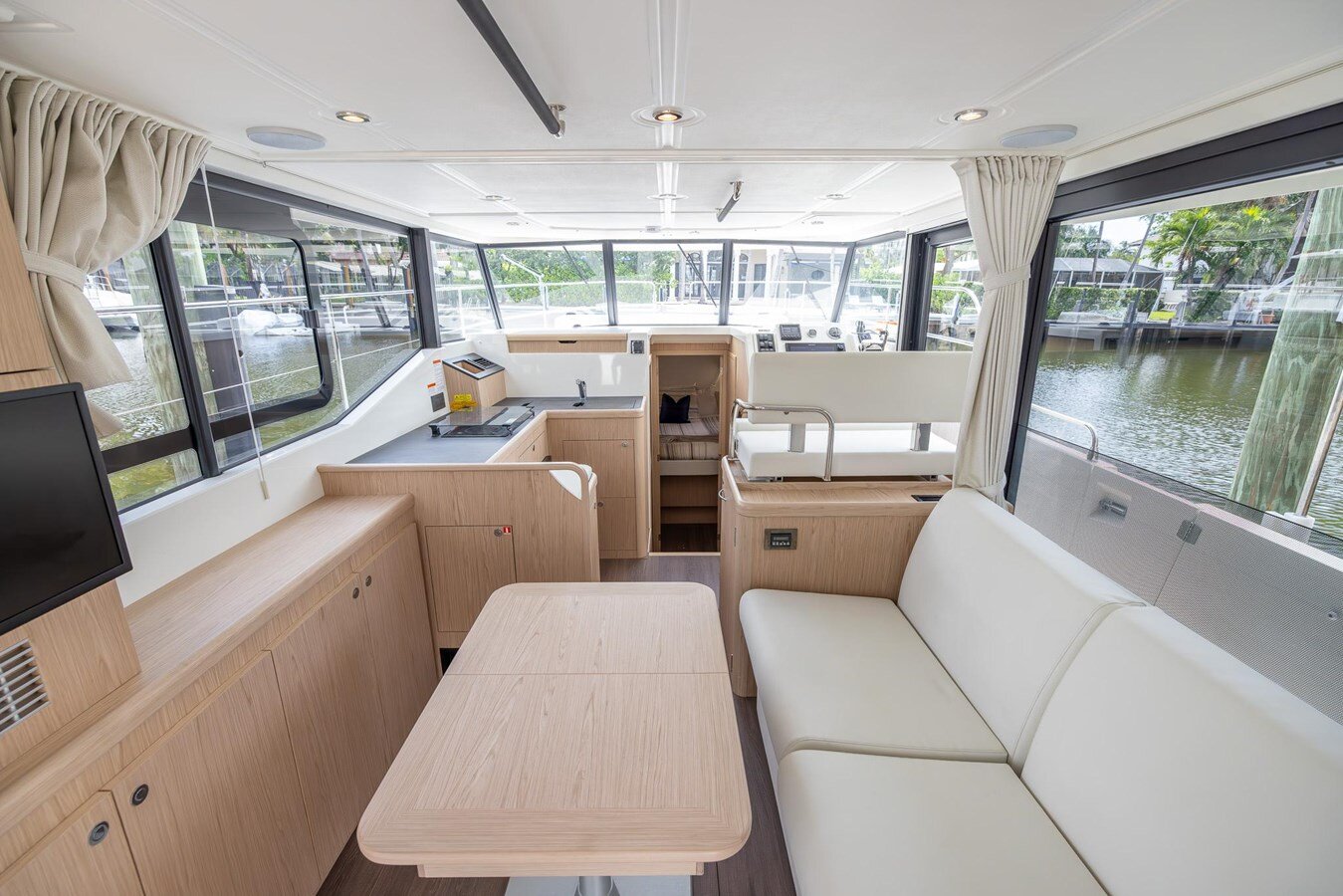 2023-beneteau-37-cfc323