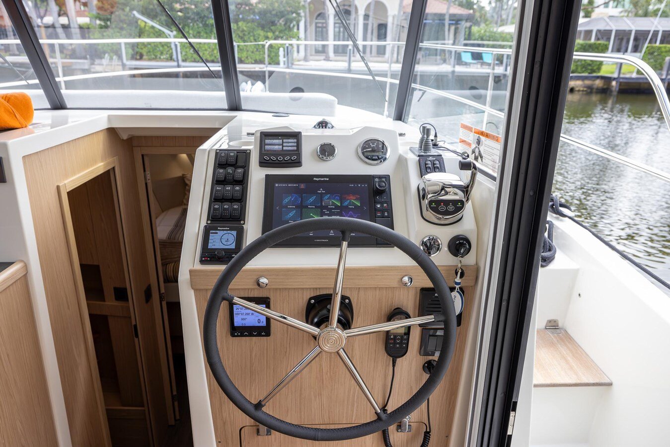 2023-beneteau-37-cfc323