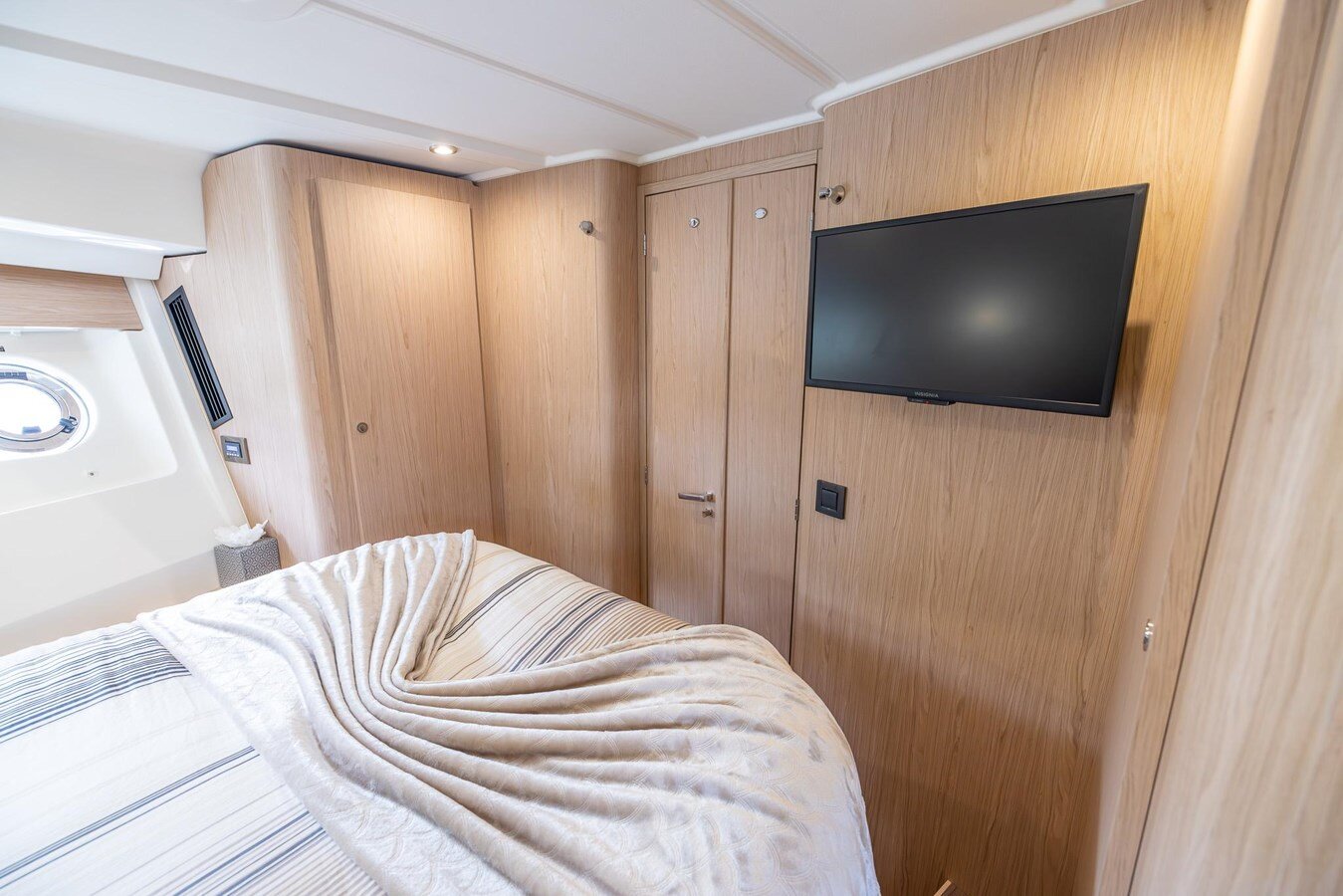 2023-beneteau-37-cfc323