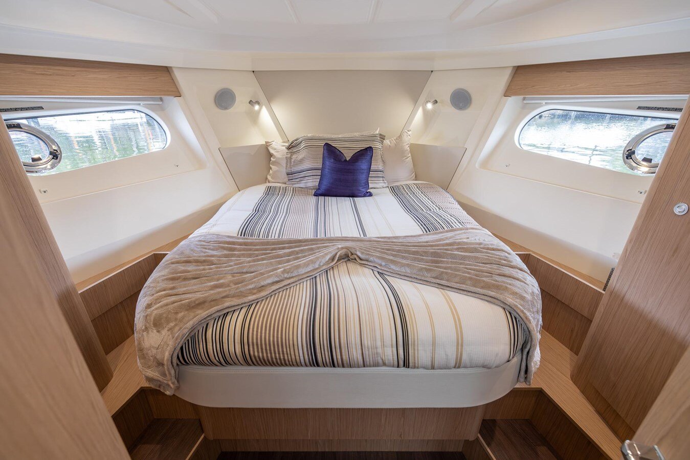 2023-beneteau-37-cfc323