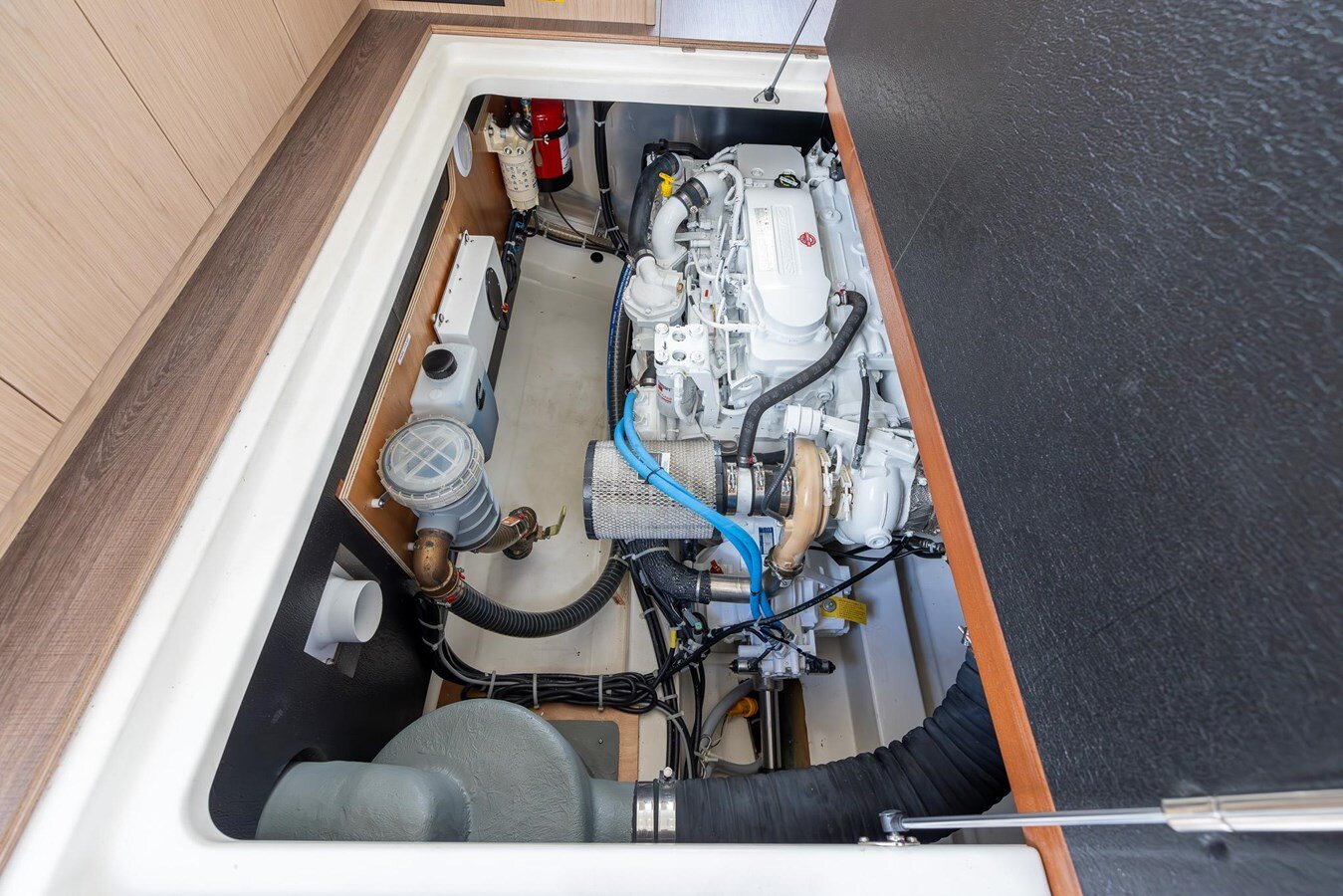 2023-beneteau-37-cfc323