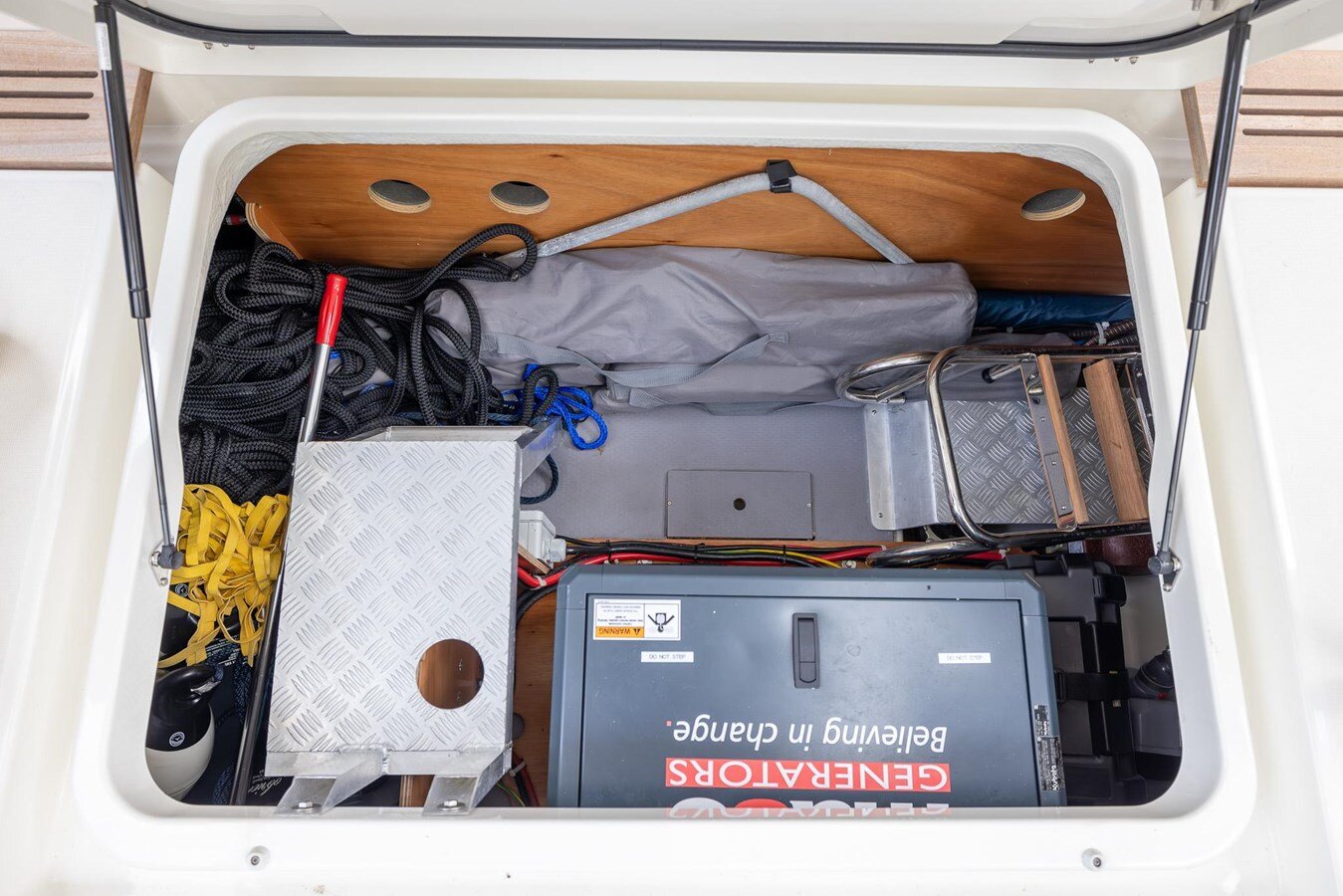 2023-beneteau-37-cfc323