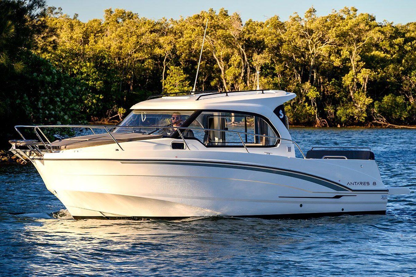 2023-beneteau-8-1-159efb