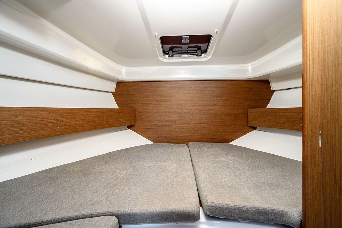 2023-beneteau-8-1-159efb