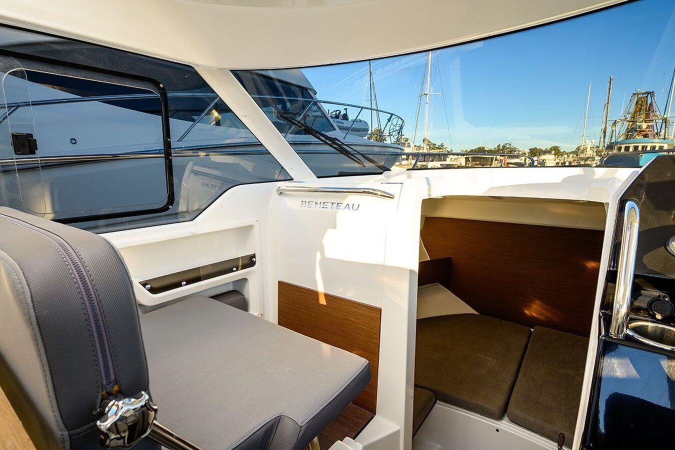 2023-beneteau-8-1-159efb