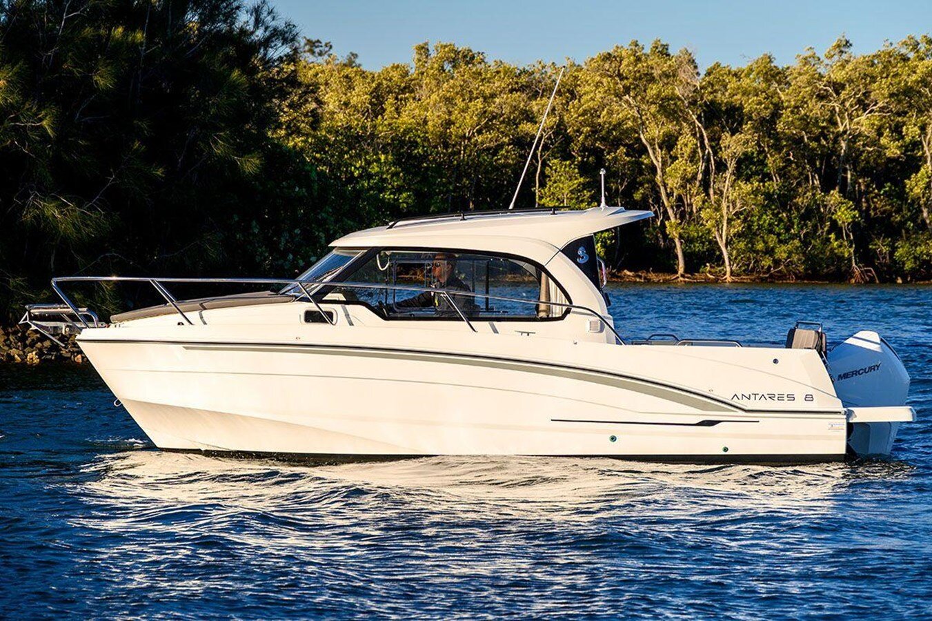 2023-beneteau-8-1-159efb