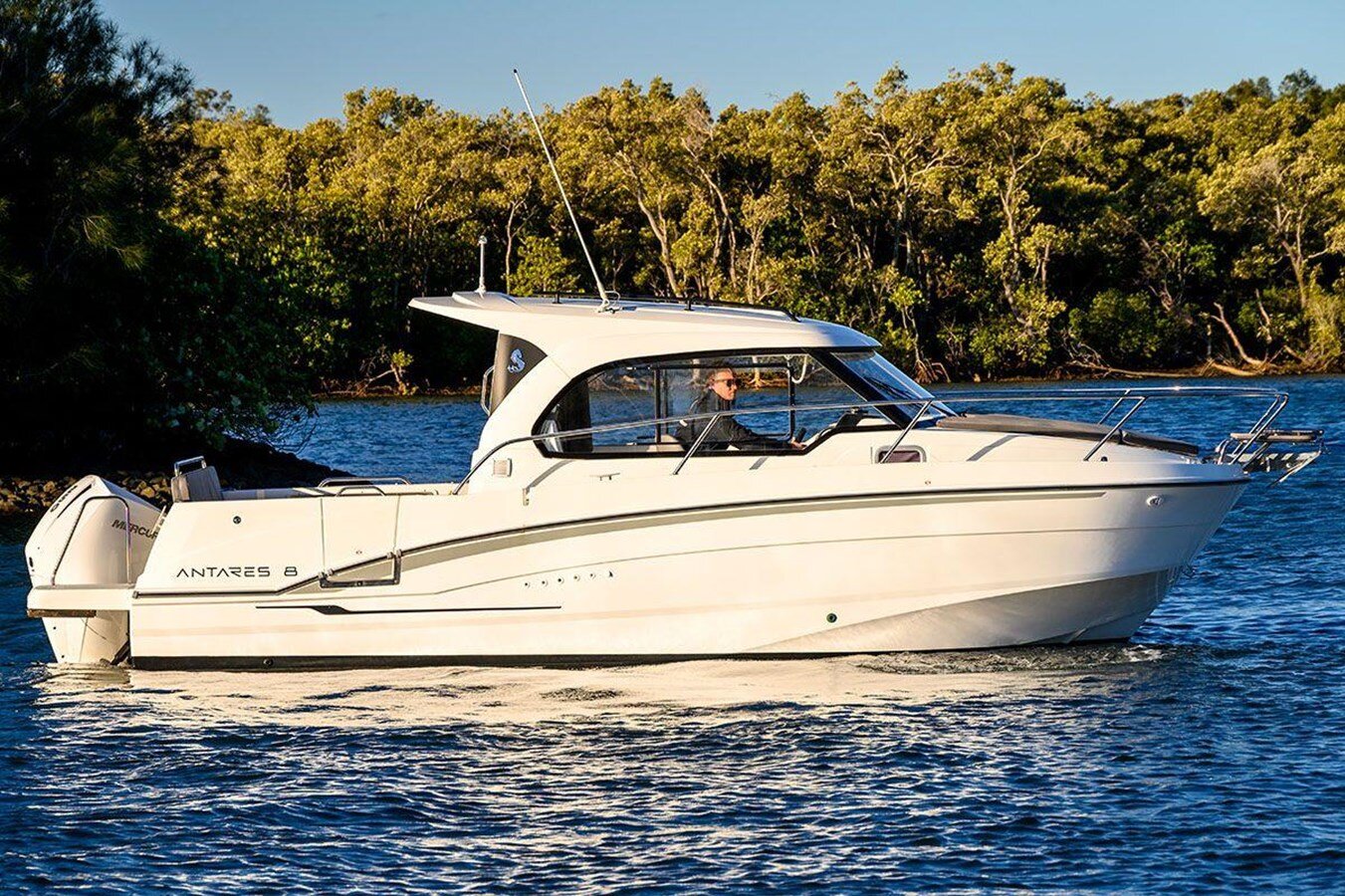 2023-beneteau-8-1-159efb