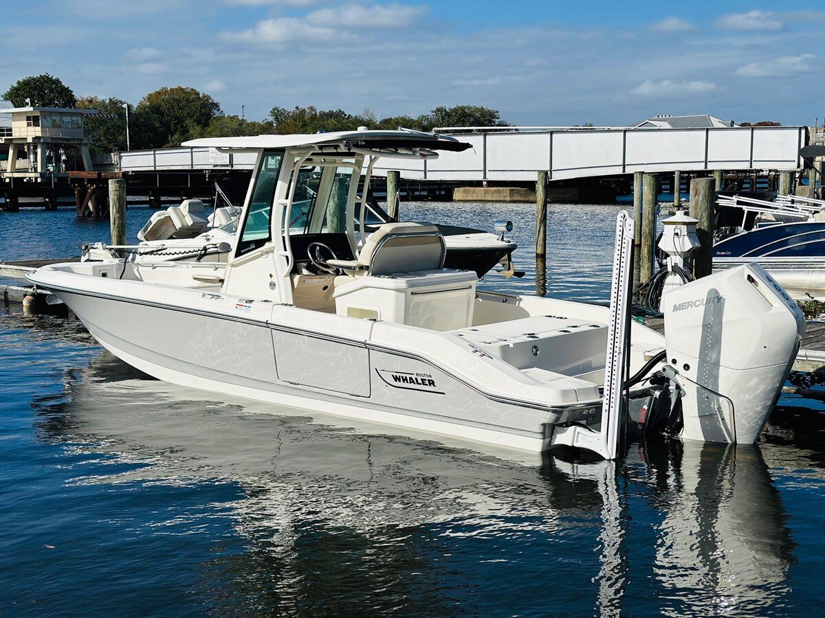 2023-boston-whaler-28-8-eaa7d2