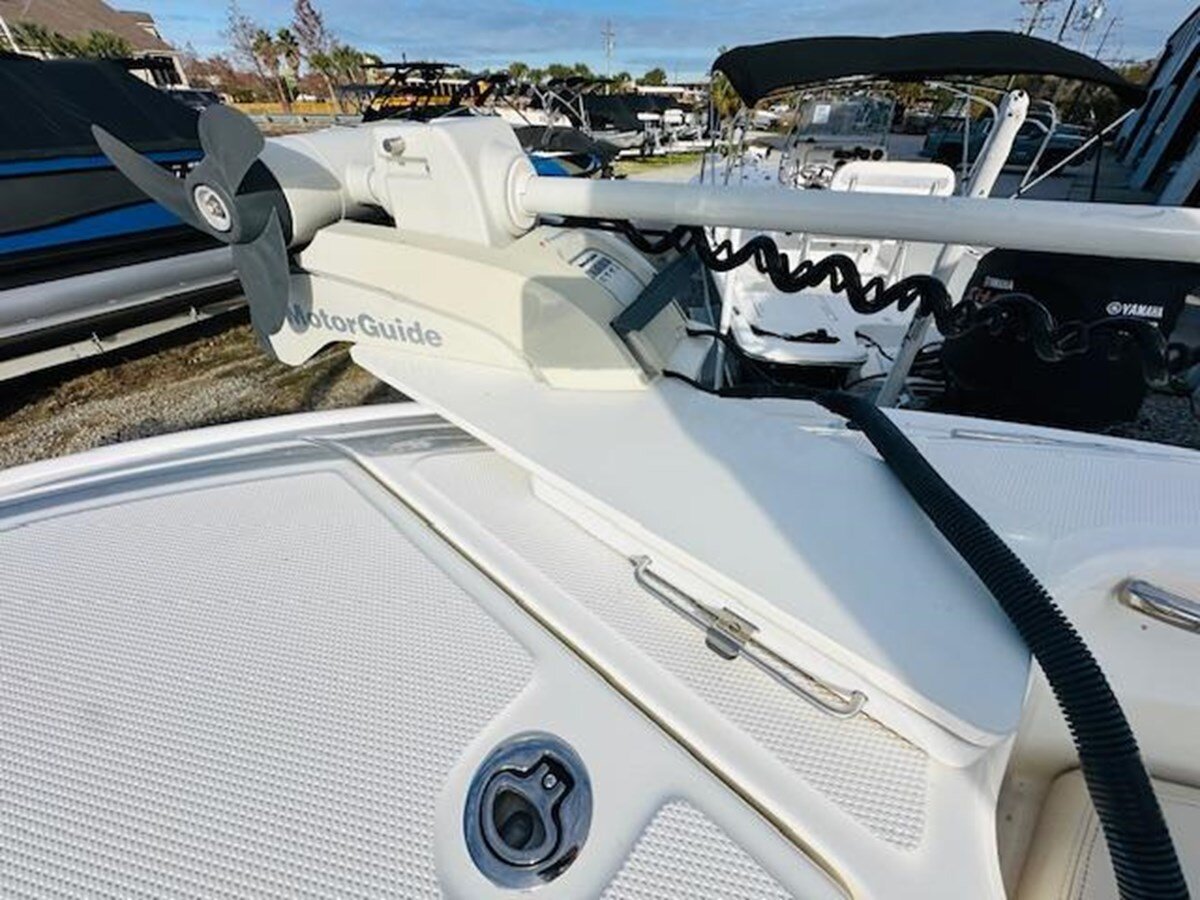 2023-boston-whaler-28-8-eaa7d2