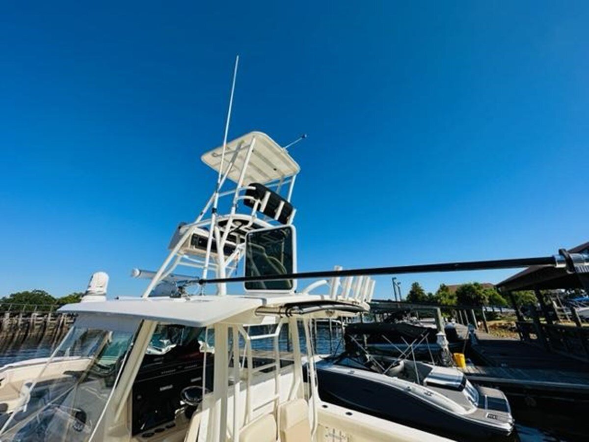 2023-boston-whaler-36-5-94e56b