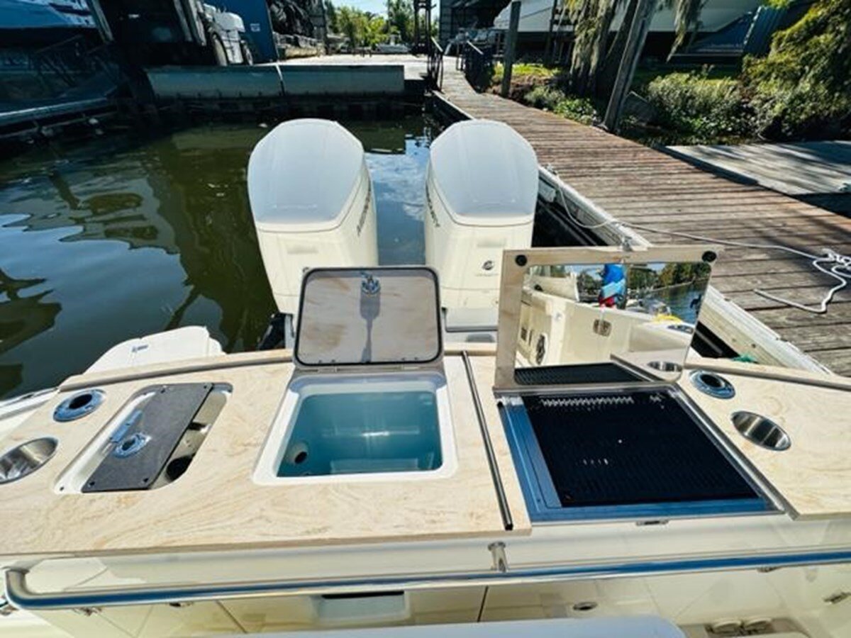 2023-boston-whaler-36-5-94e56b