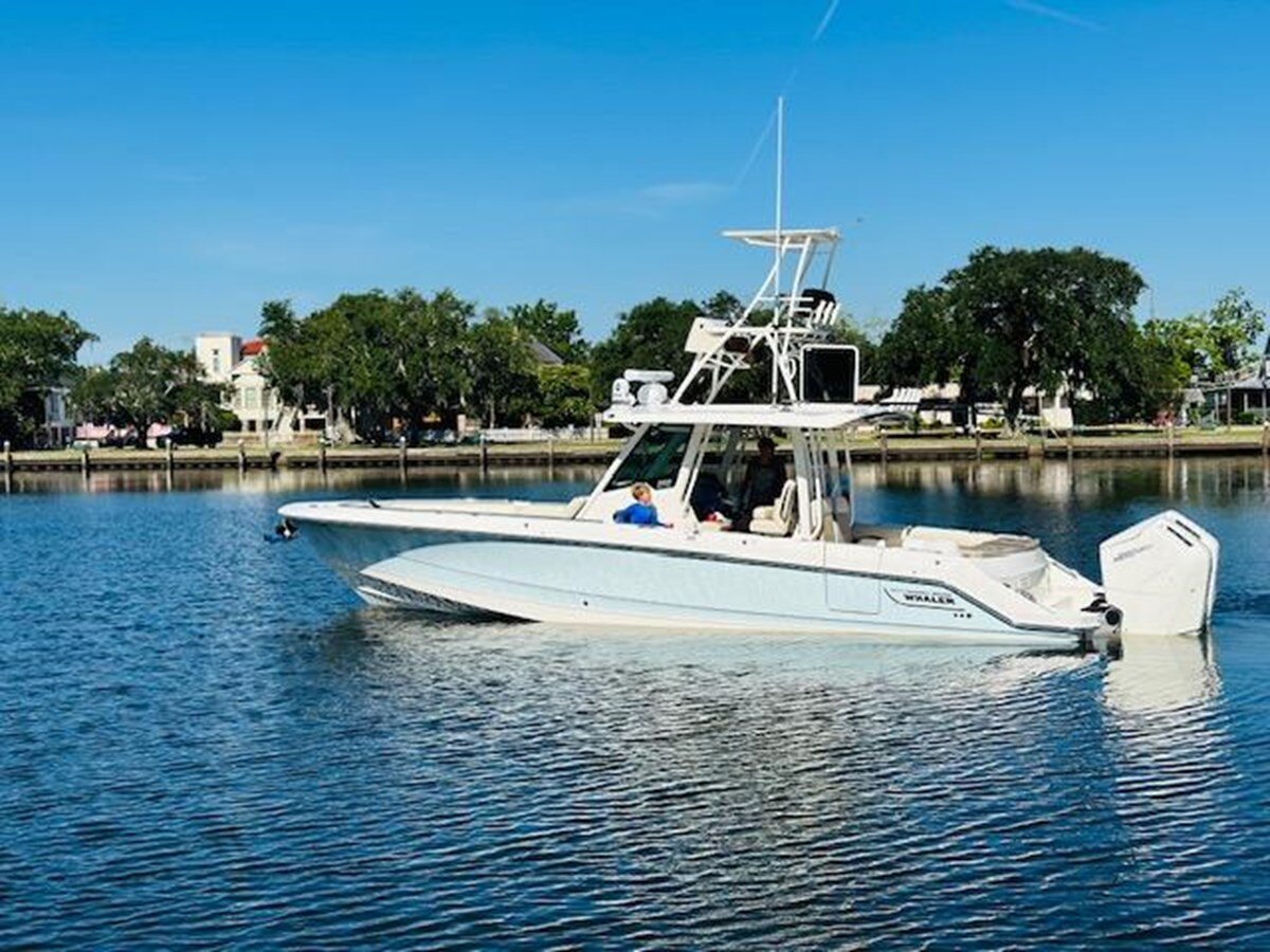 2023-boston-whaler-36-5-94e56b