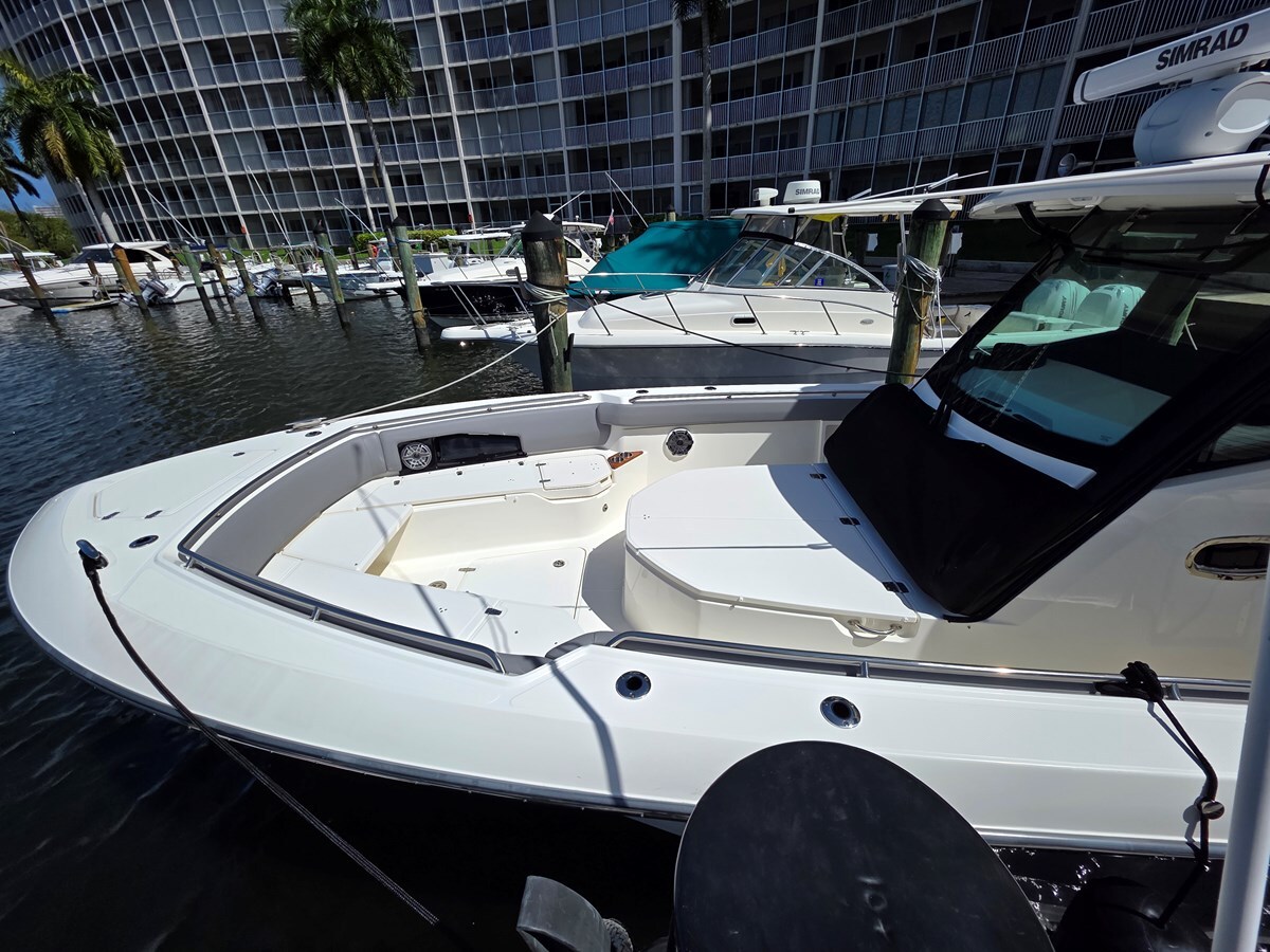 2023-boston-whaler-36-5-acc14d