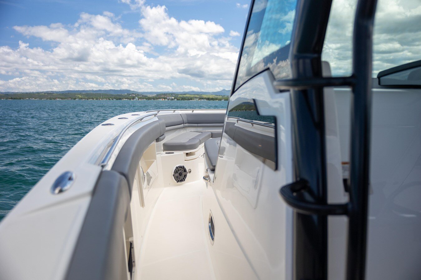 2023-boston-whaler-38-1dff2f