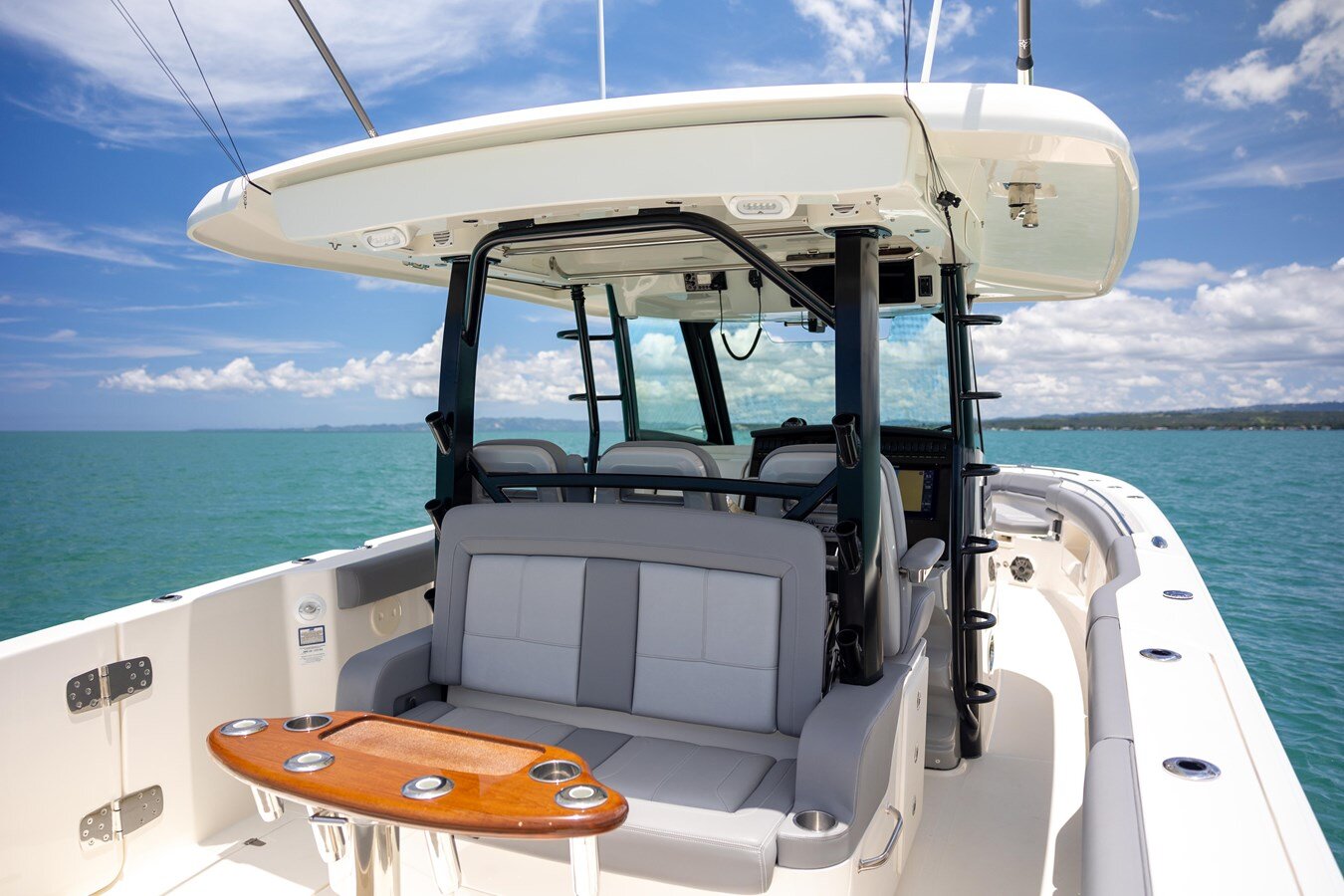 2023-boston-whaler-38-1dff2f