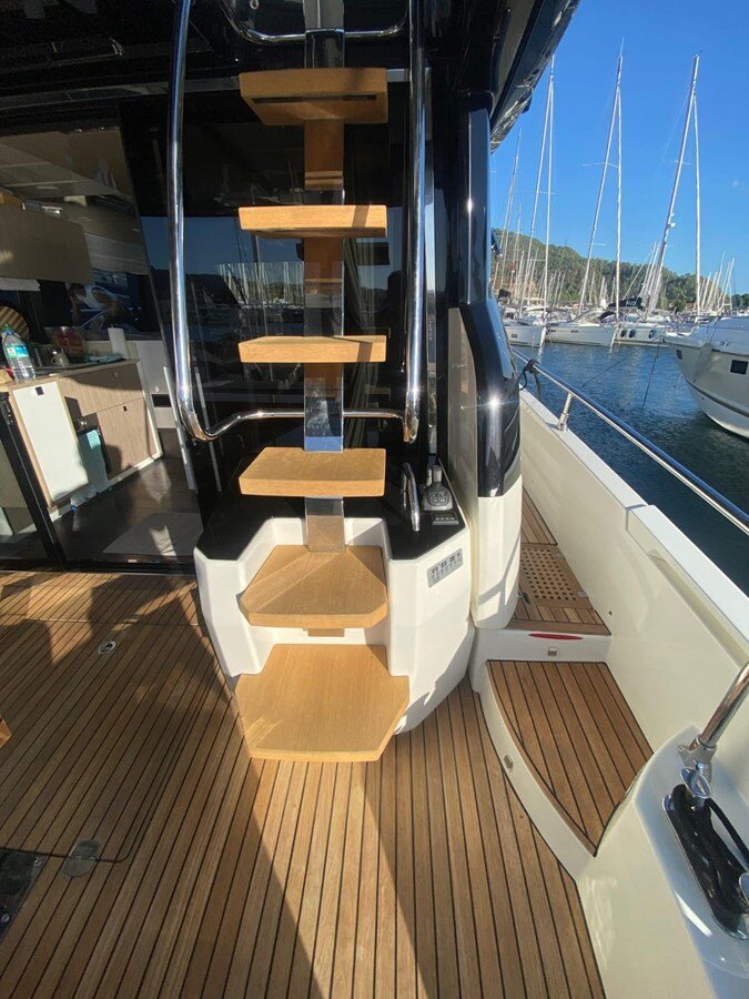 2023-cranchi-51-11-db9850