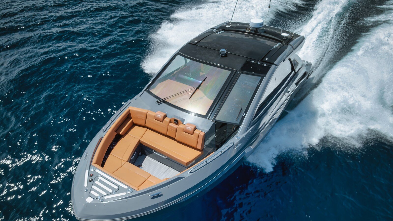 2023-cruisers-yachts-42-44624d