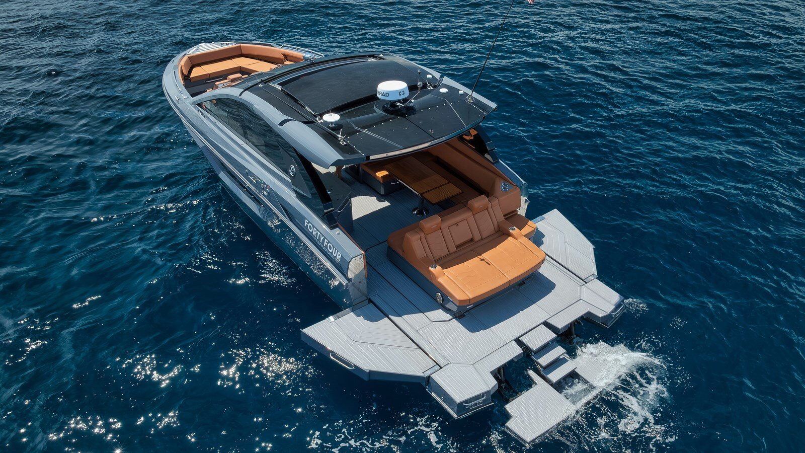 2023-cruisers-yachts-42-44624d