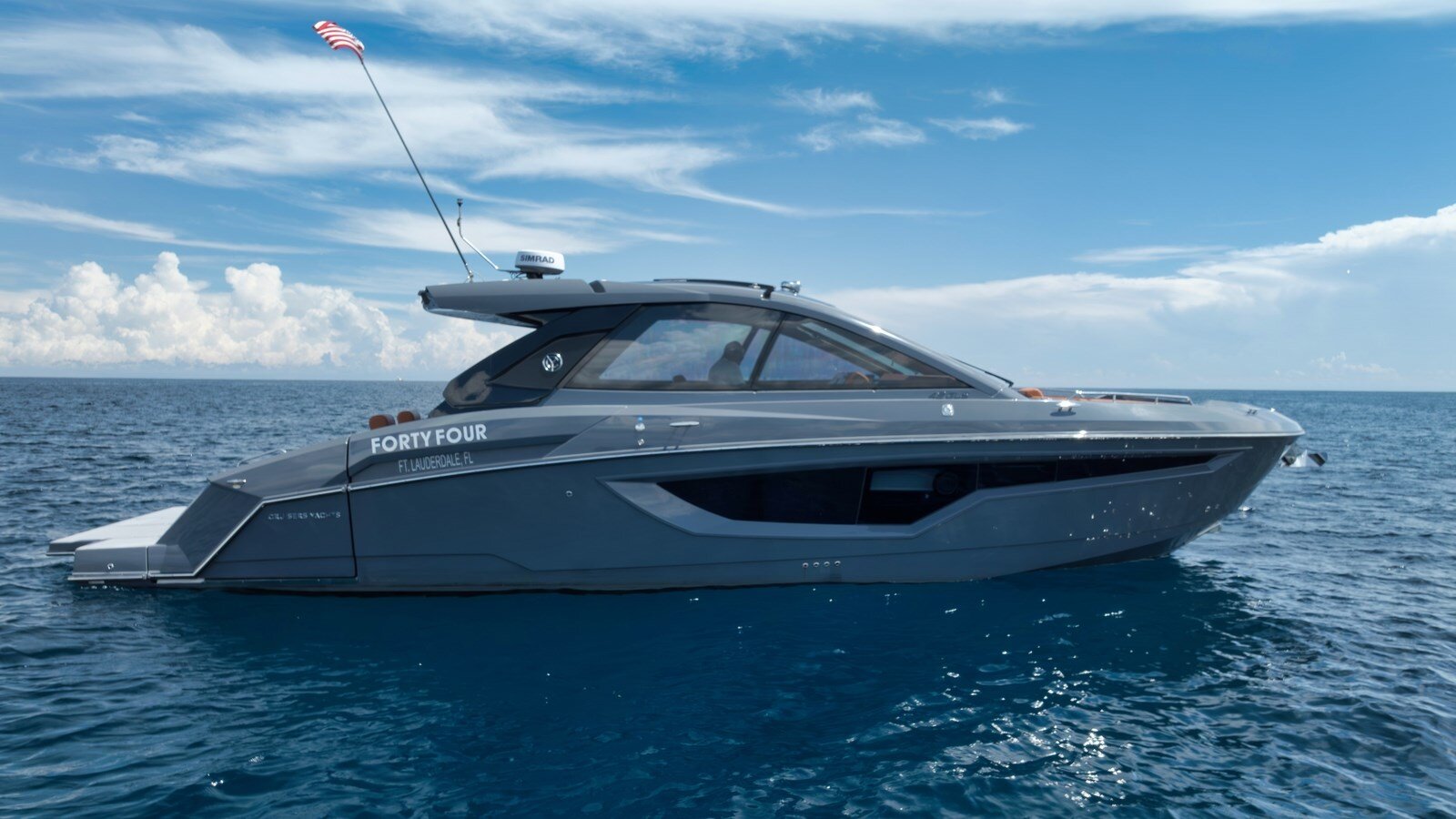 2023-cruisers-yachts-42-44624d