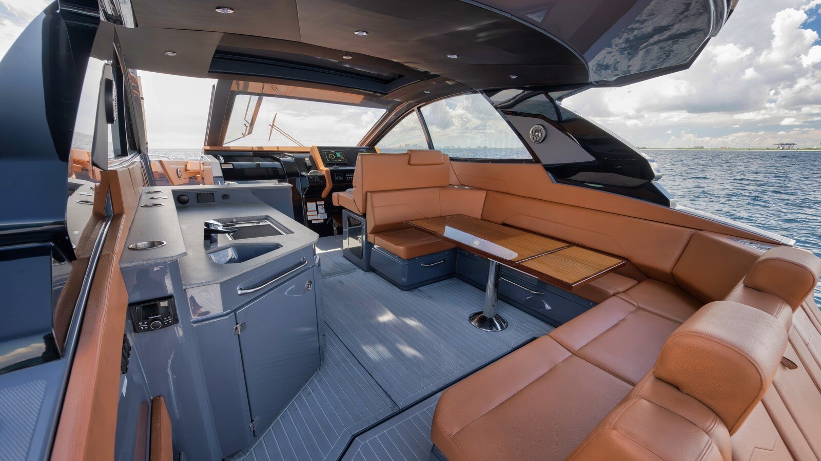 2023-cruisers-yachts-42-44624d