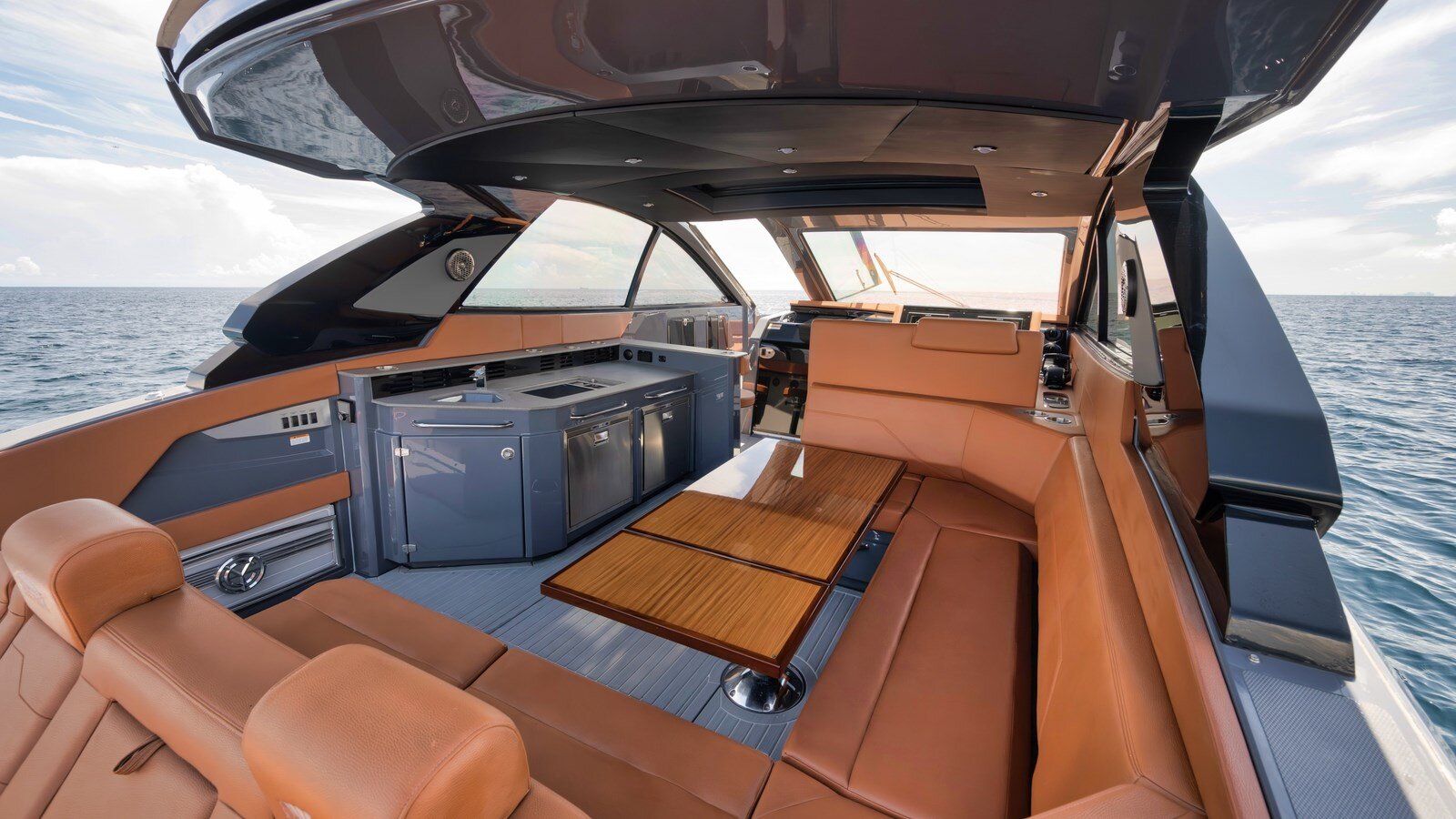 2023-cruisers-yachts-42-44624d