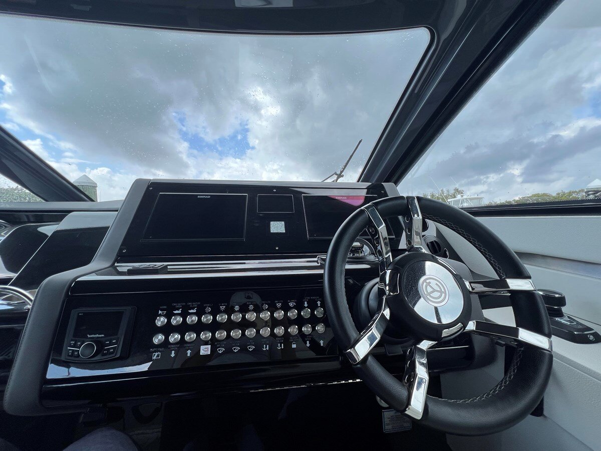 2023-cruisers-yachts-42-d20127