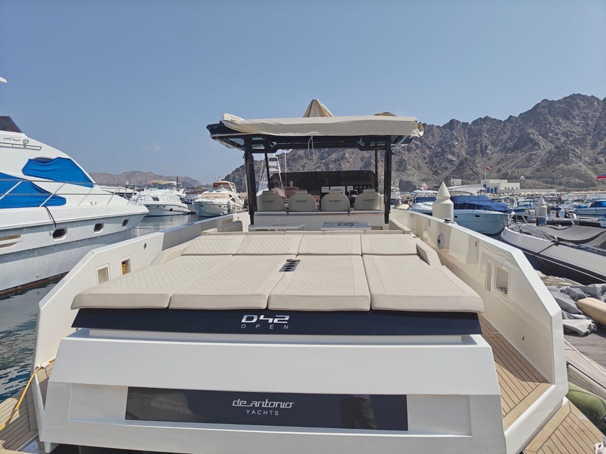 2023-de-antonio-yachts-42-bfc976