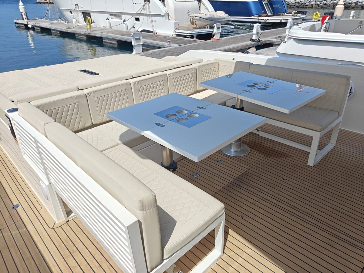 2023-de-antonio-yachts-42-bfc976