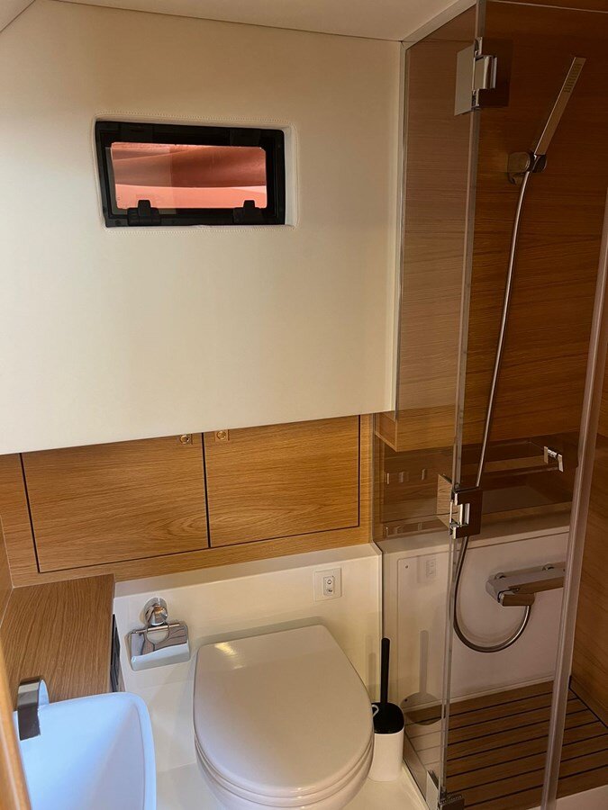 2023-de-antonio-yachts-42-bfc976