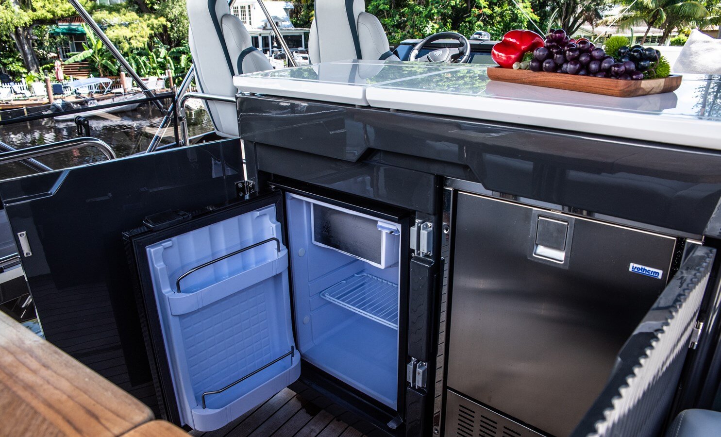 2023-fairline-65-4-9a3279