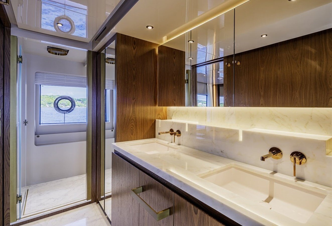 2023-ferretti-custom-line-107-9-7d00ae