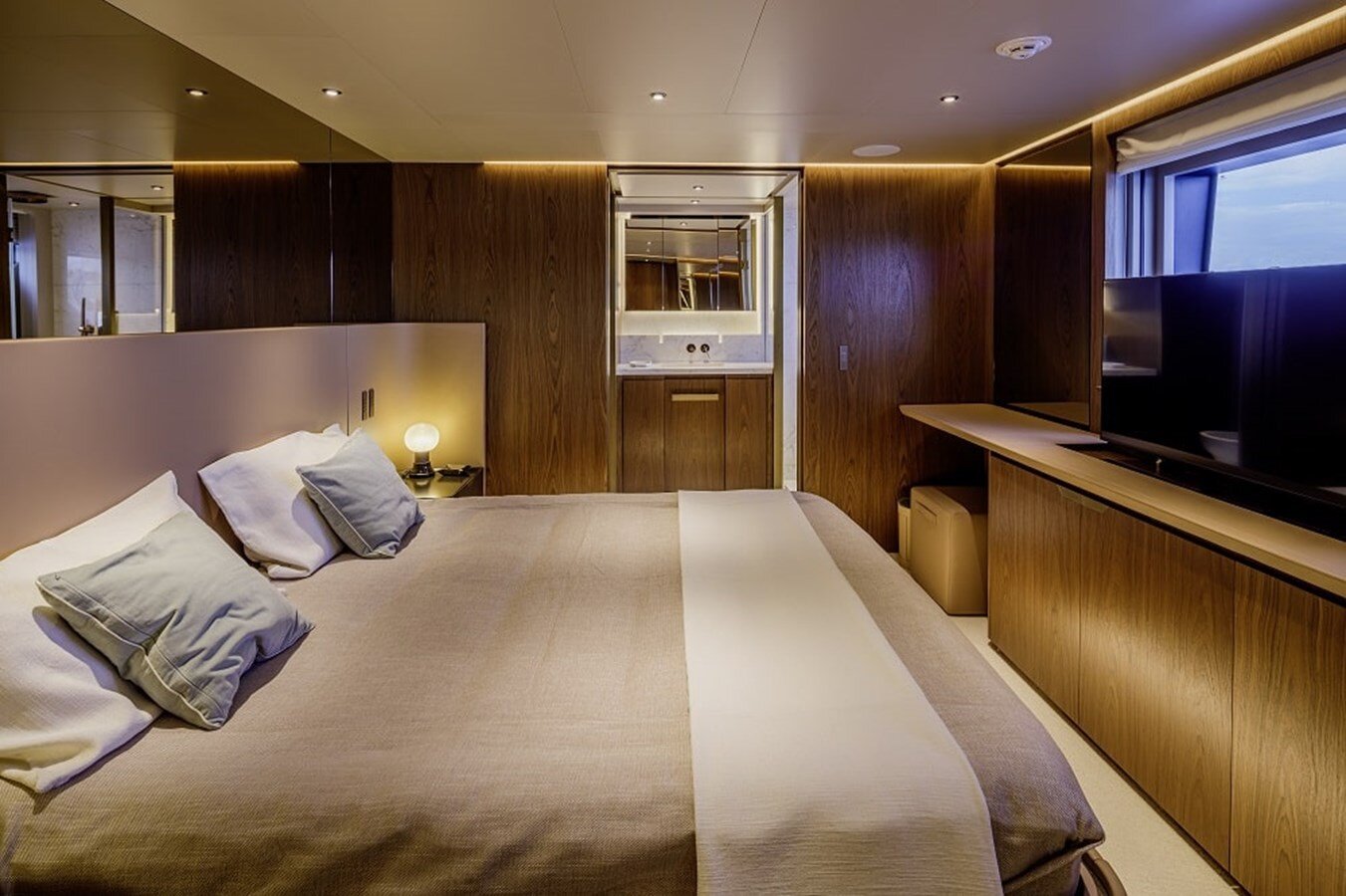 2023-ferretti-custom-line-107-9-7d00ae