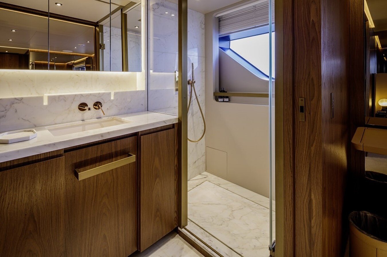 2023-ferretti-custom-line-107-9-7d00ae