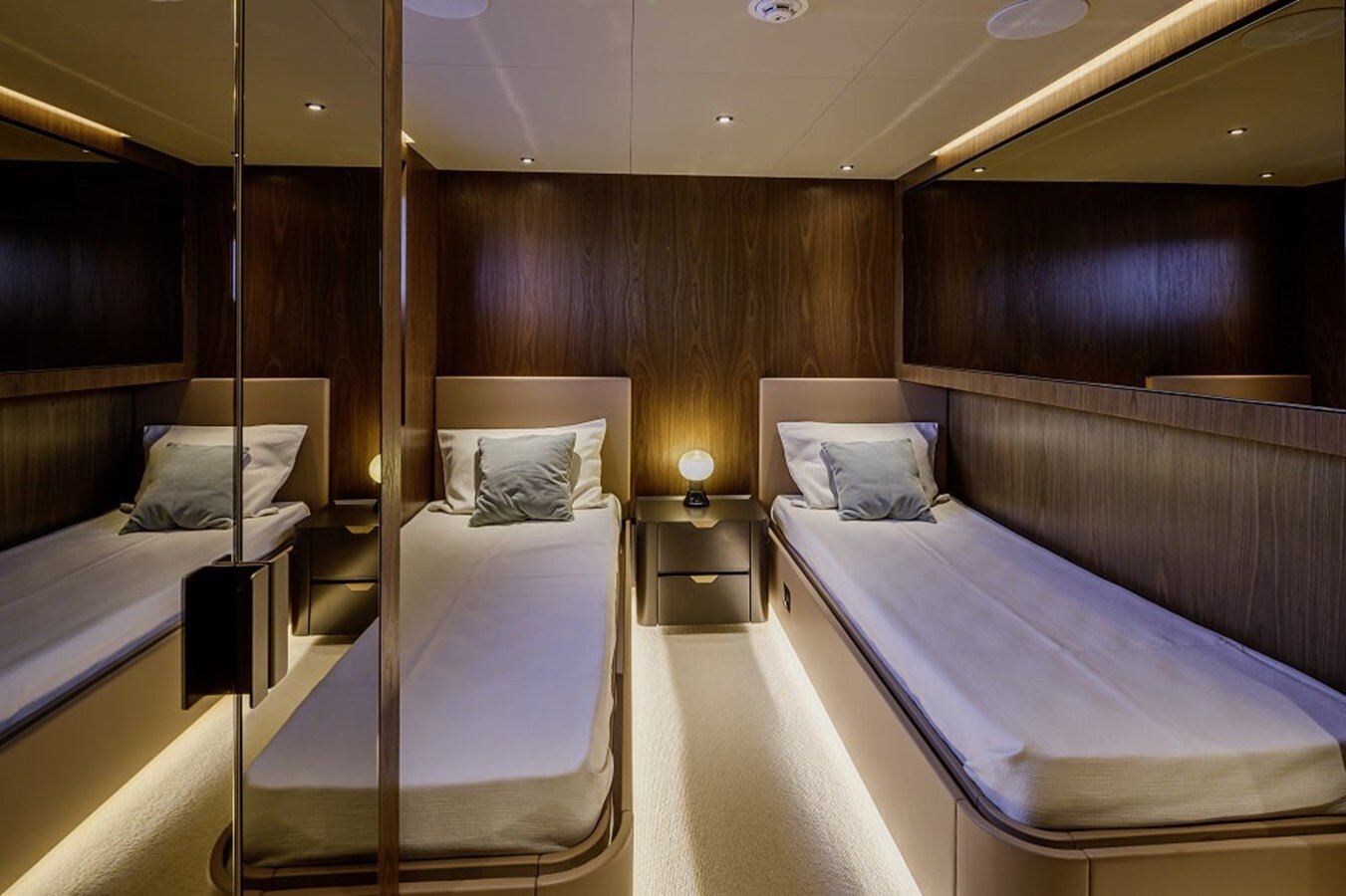 2023-ferretti-custom-line-107-9-7d00ae