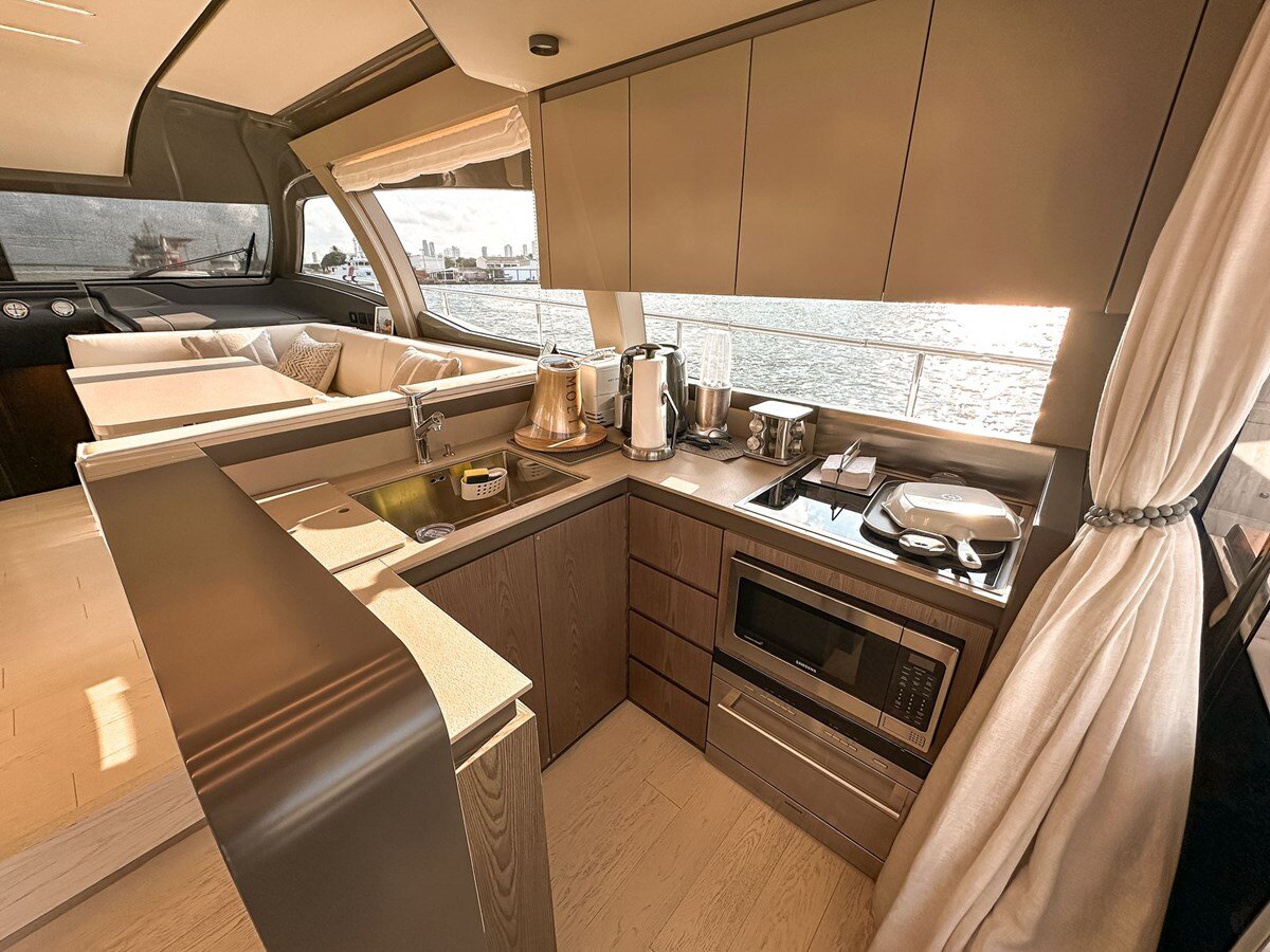 2023-ferretti-yachts-55-e6314a