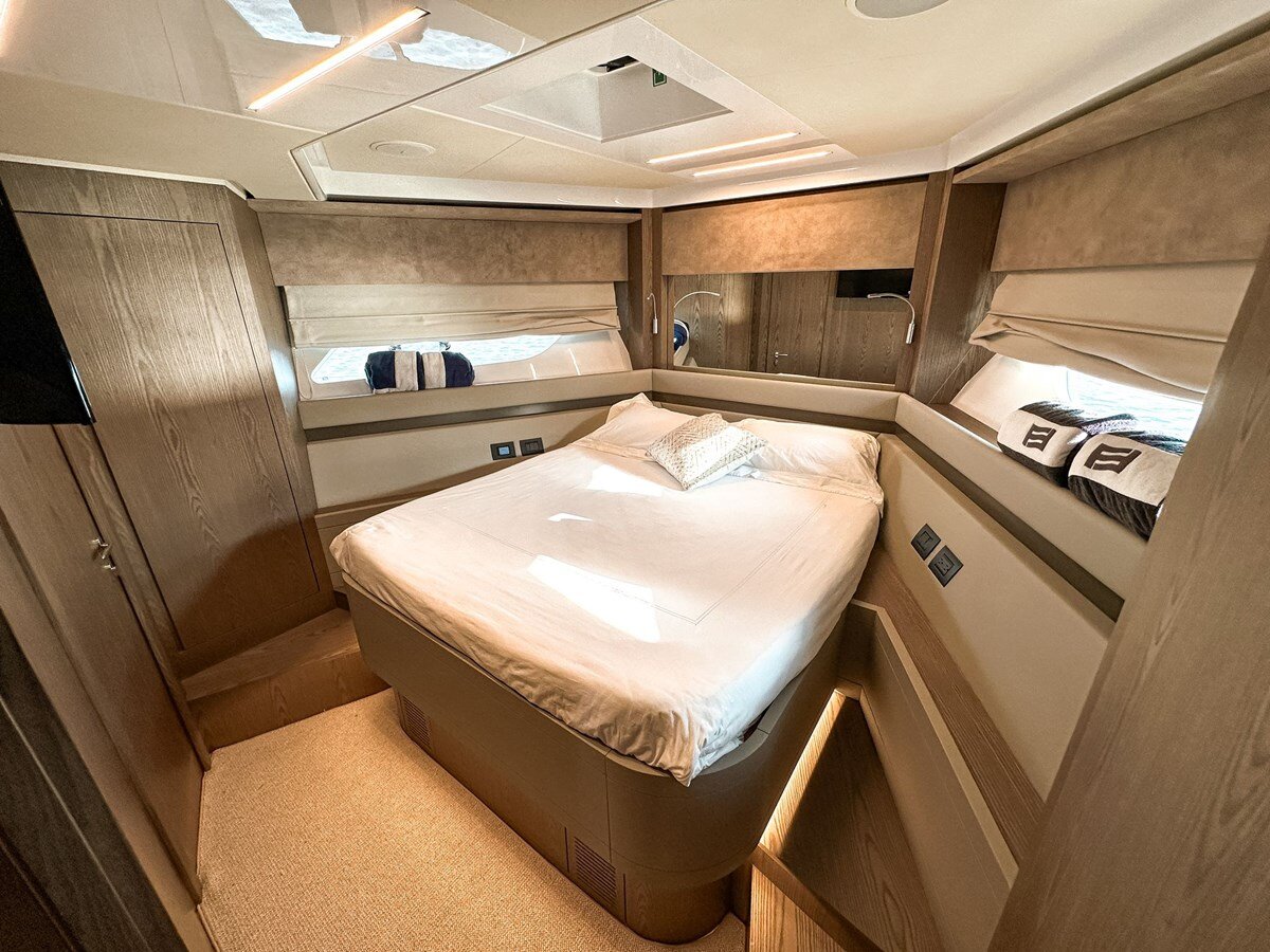 2023-ferretti-yachts-55-e6314a