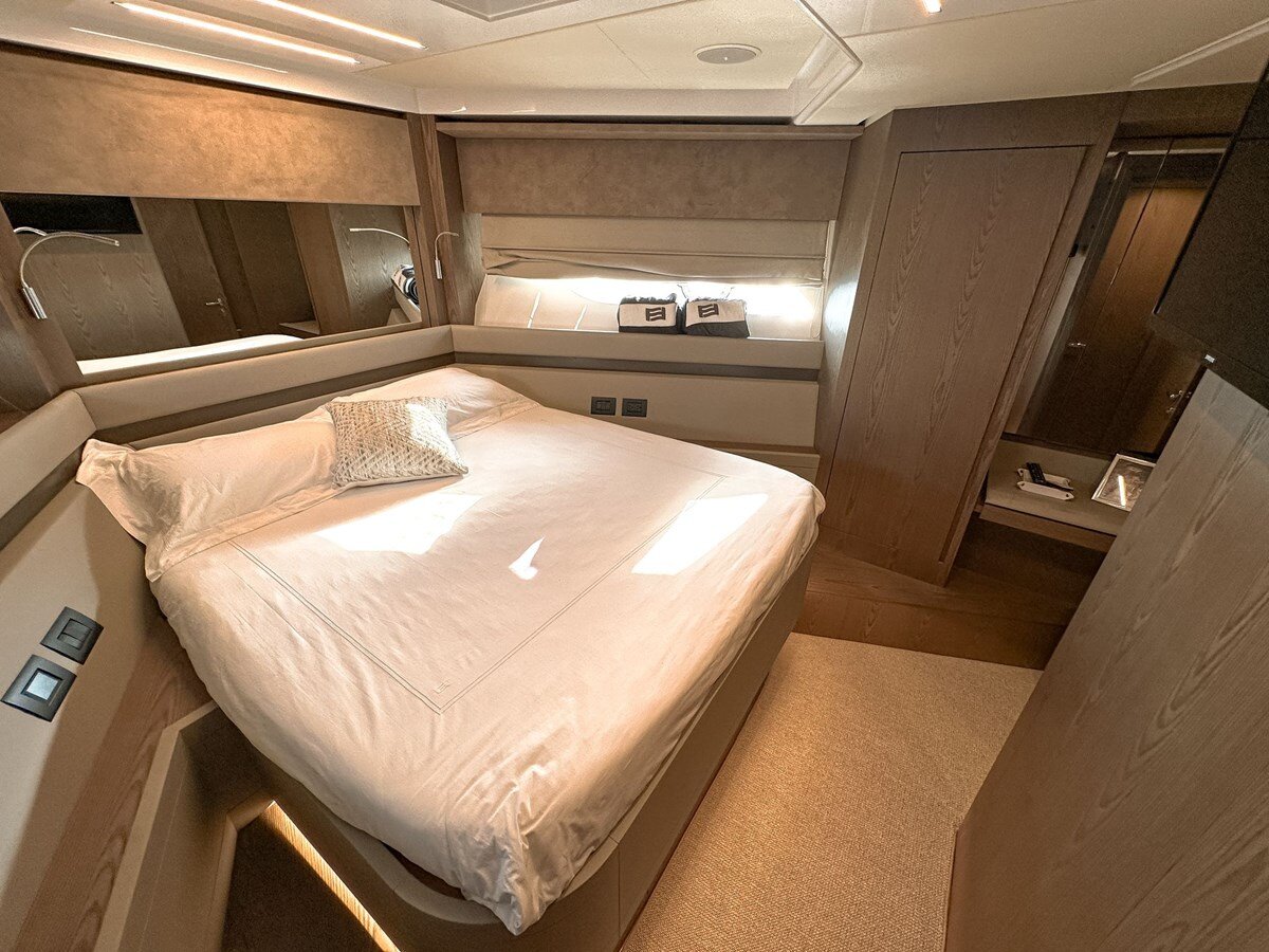 2023-ferretti-yachts-55-e6314a