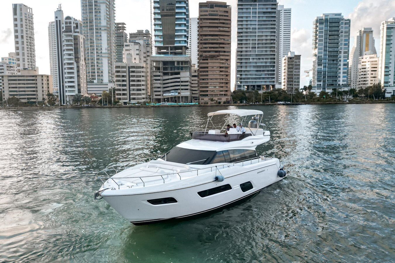 2023-ferretti-yachts-55-e6314a