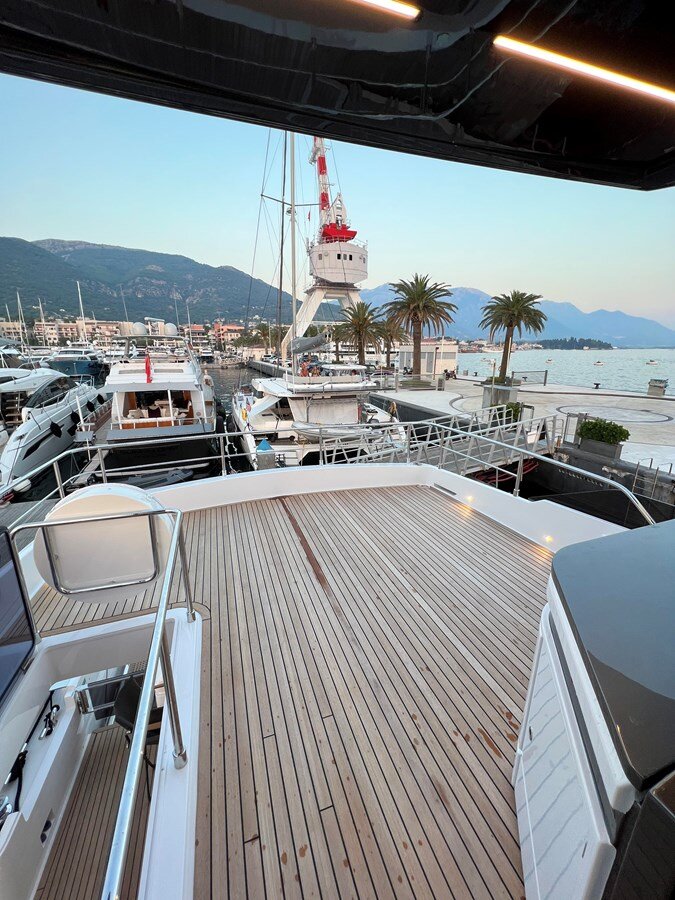 2023-ferretti-yachts-73-2-97dccc