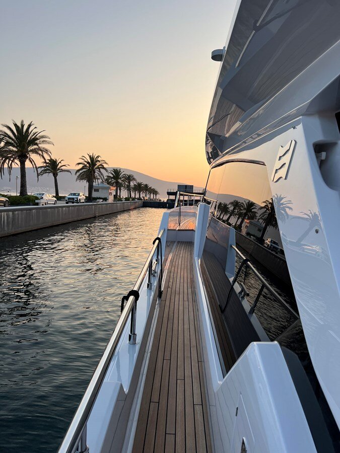 2023-ferretti-yachts-73-2-97dccc