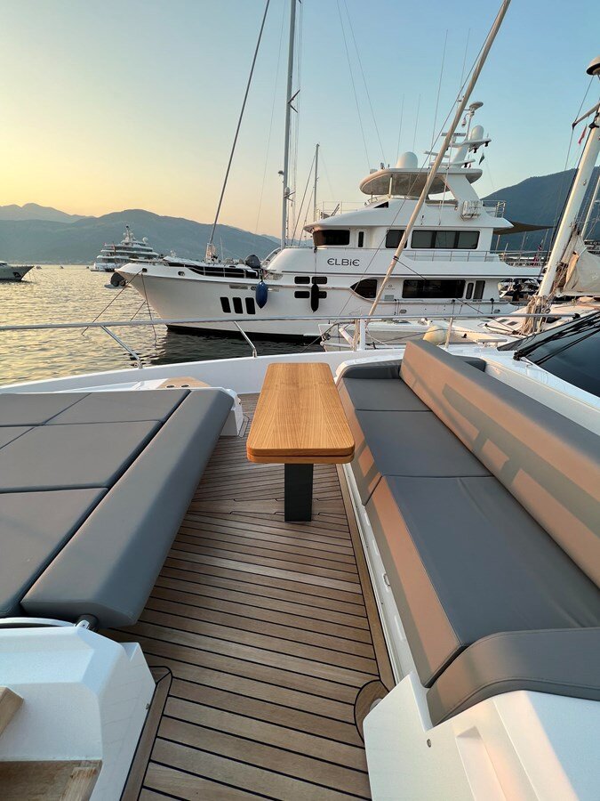 2023-ferretti-yachts-73-2-97dccc